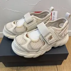 New Balance 230 Hook and Loop 16.0 ベージュ
