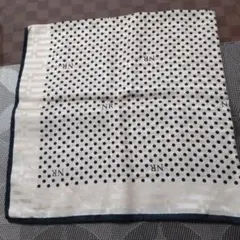 ニナリッチの大判ハンカチーフ