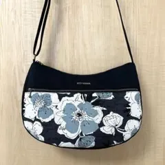 ハンドメイド　三日月ショルダーバッグ　1004