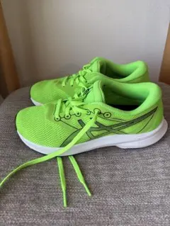 美品asics スニーカー　22.0センチのサムネイル