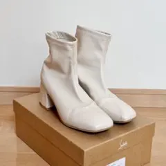 ホワイトショートブーツ 35 ヒール 合成皮革