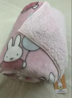 新品⭐︎ミッフィーmiffy 裏ボアブランケット　ひざ掛け　毛布　膝掛け水玉ピンク