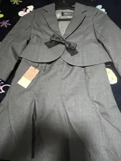 110cm女の子新品未使用！コムサイズム上下セットグレー入園式卒園式