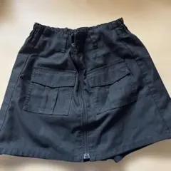 黒いジッパー付きキュロット