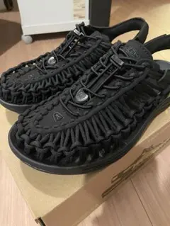 KEEN UNEEK サンダル ブラックのサムネイル