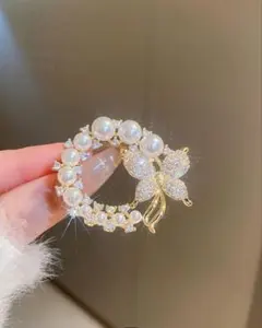 パール × バタフライ ブローチ　蝶 上品 卒業式 入学式 入園式 韓国