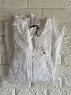 ZARA 刺繍入りホワイト長袖シャツ XS 定価6990円