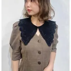 リリーブラウン 衿付きＶネックワンピース　ブラウン　美品