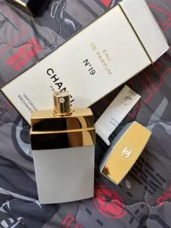 CHANEL Eau de Parfum N°19 50ml リフィラブル