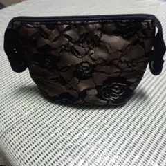 新品★黒レースポーチ★金色地