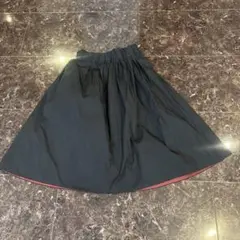黒 フレアスカート ひざ丈 赤裏地