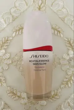 資生堂　 REVITALESSENCE SKIN GLOW 140