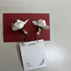 花モチーフ パール付き フック式ピアス