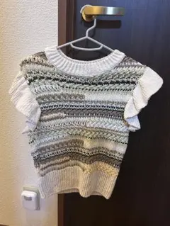 ZARA フリル袖 ニットトップス ナチュラル 春服 アイボリー