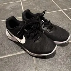 NIKE レボリューション