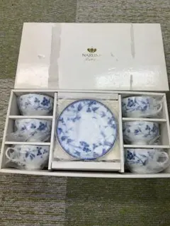 a*l様 K 【新品・未使用】NARUMI 青い花柄 ティーカップセット