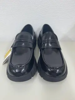 【新品】ZARA Vibramソール ペニーローファー 41（AD-12）のサムネイル