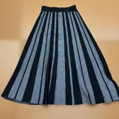 フレアスカート 黒とグレーのストライプ