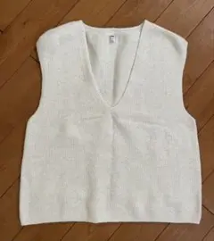 美品！UNIQLO アイボリー Vネック ニットベスト XL