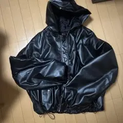 フード付き ブラック 合成皮革ジャケット