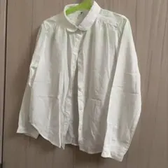 ユニクロ　130 ホワイト 長袖シャツ ギャザー付き 丸襟