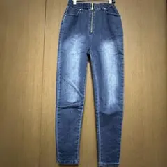 Item thumbnail for item b59116b8-f226-4ee0-b724-4720231443c2