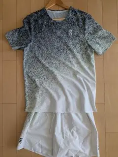 On | Court-T Fade M Men (Nebula | White) - メルカリ
