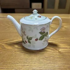 美品、WEDG WOOD ワイルドストロベリーパステル　スモールティポット
