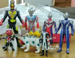 おもちゃフィギア　戦隊物　恐竜　ウルトラマン　ヒーローまとめ売り　翌日発送　43