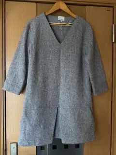 rue blanche ルブランシュ 100%wool Vネックワンピースのサムネイル