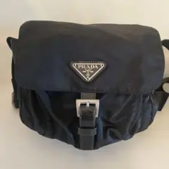 プラダ ショルダーバッグ ナイロン 3角ロゴ 斜め掛け 肩掛け レザーベルト 黒