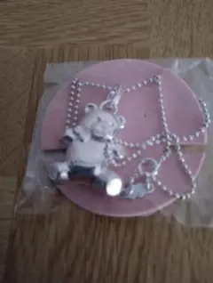 新品 UNOAERRE シルバー クマ ネックレス