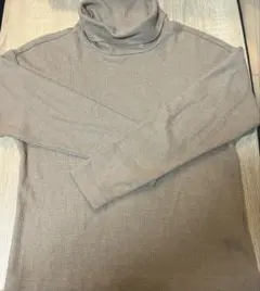 ユニクロ　タートルネック セーター　ヒートテック