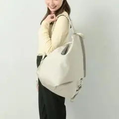 美品 ✨LA BAGAGERIE ラ バガジェリー口折れタッセル付きリュック 黒のサムネイル