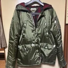 Tommy ダウン　カーキ色　Lさいず