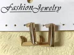 ピアス　キューブのサムネイル