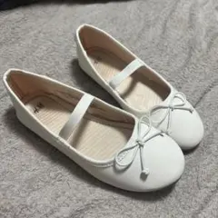 ★最終値下げ★オフホワイト　リボン付きバレエシューズ