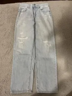 ユニクロジーンズ　レディース　ダメージジーンズ