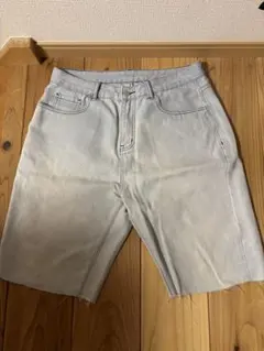 ライトグレー デニムショートパンツ