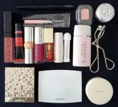 メイクグッズ16点　おまとめ売り　リップ　グロス　アイシャドウ　下地　練り香水