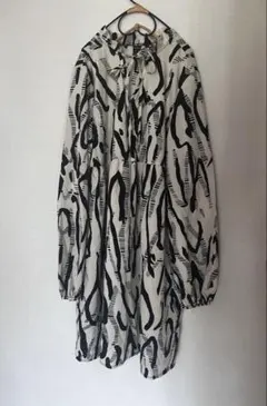 SHEINシーイン　バルーン袖チュニックワンピース