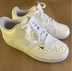 Nike ホワイト スニーカー 値下げ中