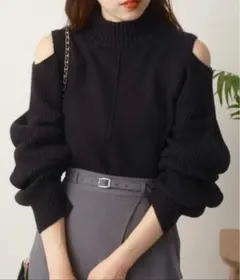 Chico 肩スリットハイネックルーズニット