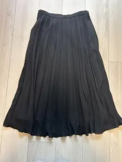 ブラック プリーツロングスカートのサムネイル