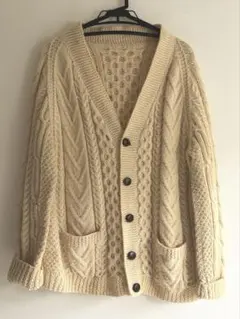 ケーブルニット　カーディガン