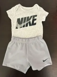 NIKE ロンパースのサムネイル