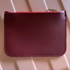赤いポーチ