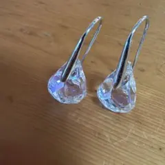 スワロフスキー　ドロップピアス　クリスタル