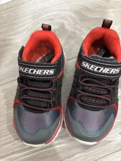 SKECHERS キッズスニーカー グレー/レッド