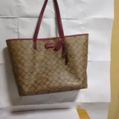 COACH シグネチャー トートバッグ ベージュ ピンクのサムネイル